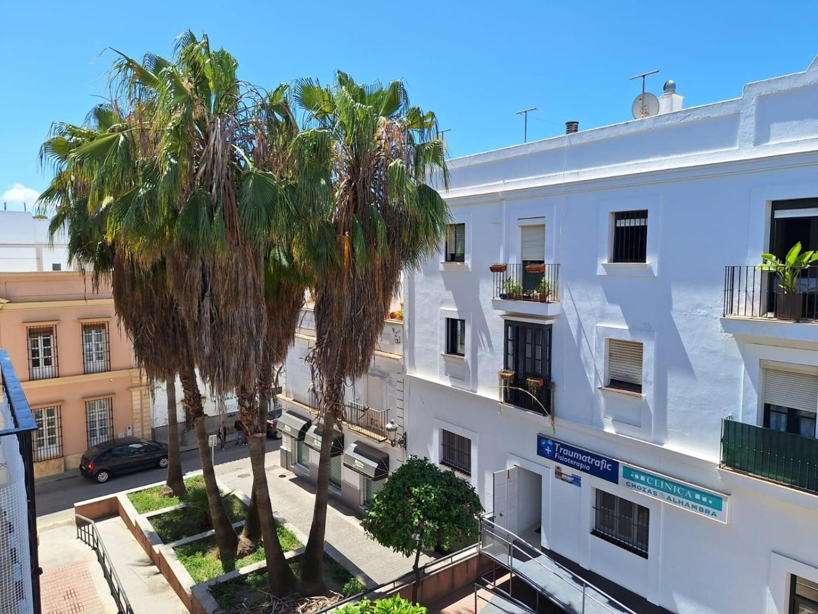 Cabildo Plaza 1 * Sanlucar de Barrameda